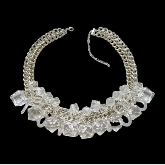 Vintage Clear Lucite Cube and Ring Chunky Bib Necklace - Picture 4 of 5
